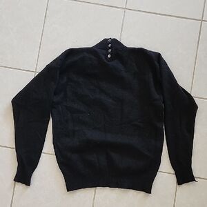Neiman Marcus Black REAL Cashmire Turtleneck Sweater